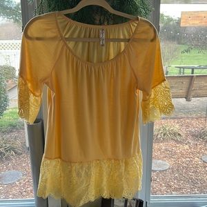 Per Seption Concept Yellow Lace Sleeve Top Size S